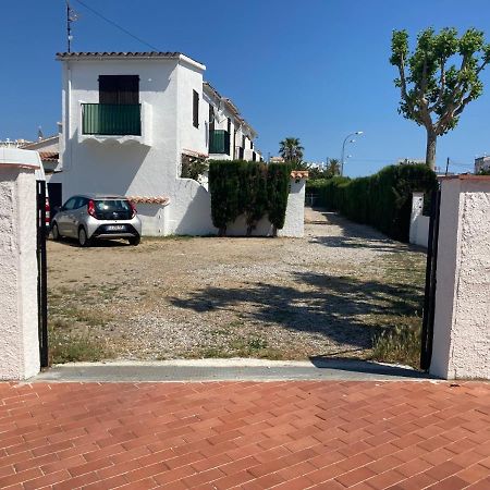 Charmante Maison Coeur De Ville 650M Plage Empuriabrava Kültér fotó