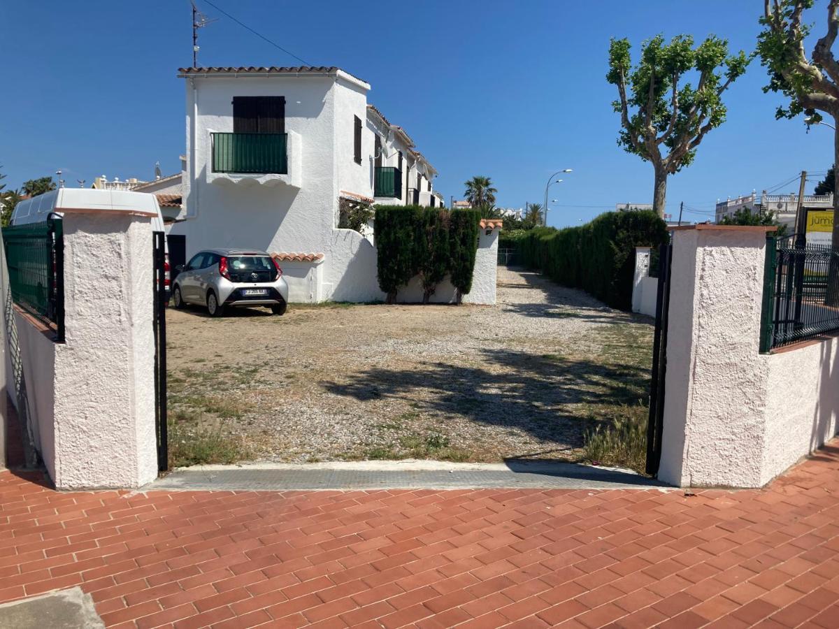 Charmante Maison Coeur De Ville 650M Plage Empuriabrava Kültér fotó
