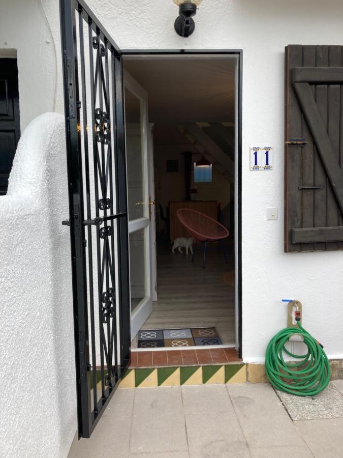 Charmante Maison Coeur De Ville 650M Plage Empuriabrava Kültér fotó