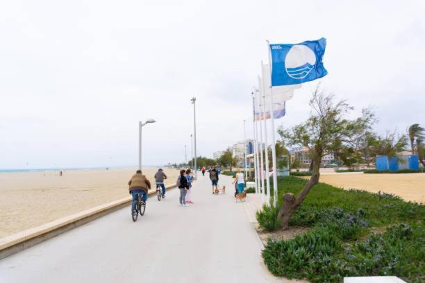 Charmante Maison Coeur De Ville 650M Plage Empuriabrava Kültér fotó